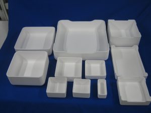 Alumina cast product (sagger)